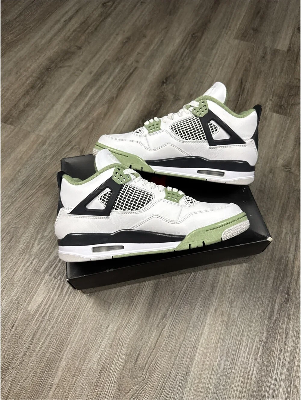 Size 10W/8.5M - Jordan 4 Retro Mid Seafoam W (CLEAN!)